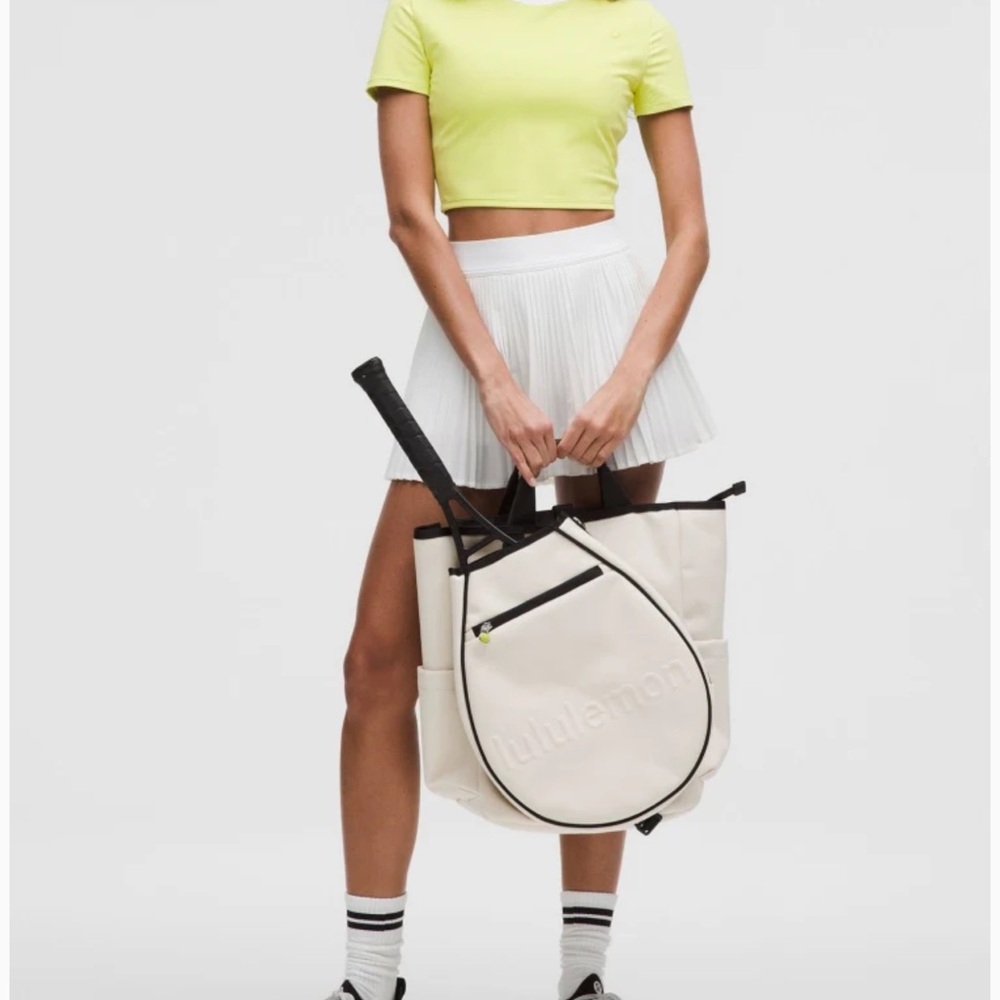 Lululemon Tightfit cropped shelf bra tee